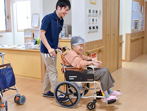 車いすで移動